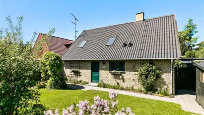 Large villa with a good location in Skovlunde/ Stor villa centralt i Skovlunde