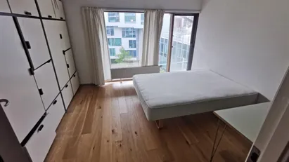 Looking for a roommate to share a bright, spacious 2-floor apartment (106 m²) in the iconic 8 House